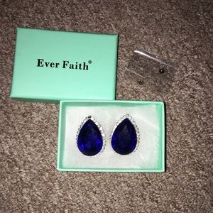 Gorg royal blue tear drop earrings!